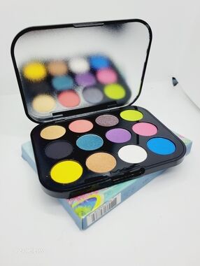 Mac Connect In Color Hi-Fi Color Eyeshadow Palette Brand New In Box Brights